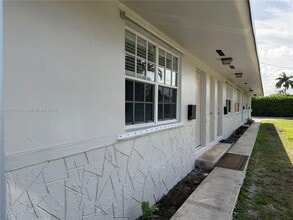 832 NE 5th Ave in Homestead, FL - Building Photo - Building Photo