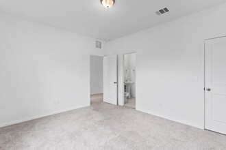 6153 Teodoro Bend in Round Rock, TX - Foto de edificio - Building Photo