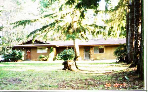 10714 136th St NW in Gig Harbor, WA - Building Photo