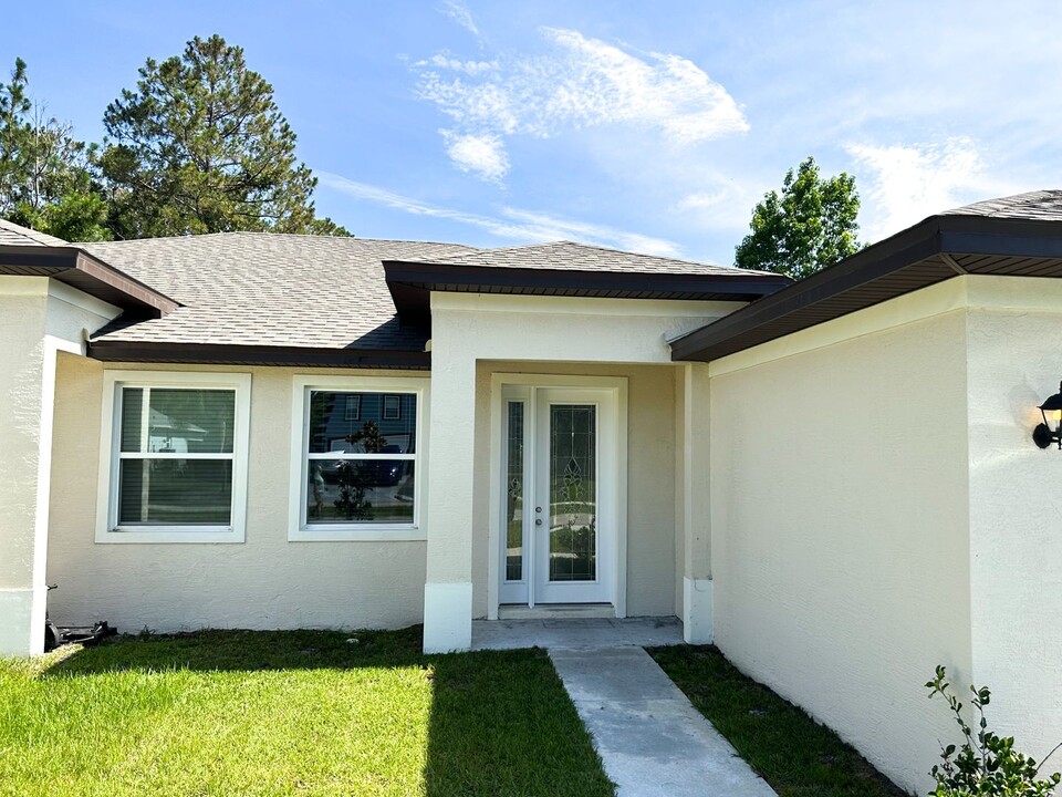 27 Slumber Meadow Trail in Palm Coast, FL - Building Photo