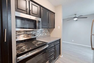 531 Bedford Rd in Bedford, TX - Building Photo - Building Photo