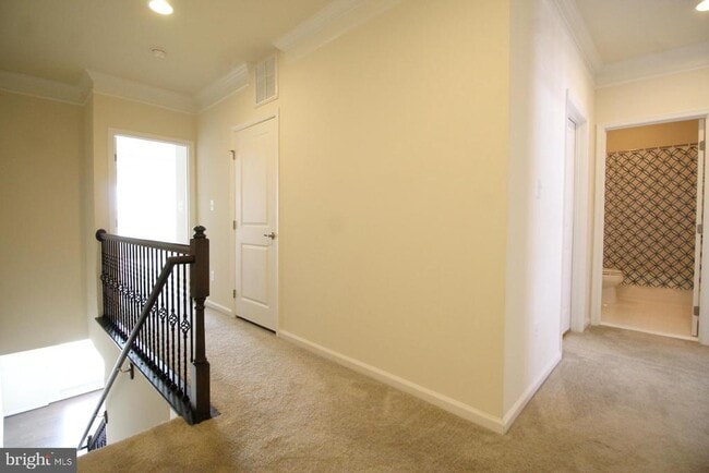 13615 Air and Space Museum Pkwy in Herndon, VA - Building Photo - Building Photo