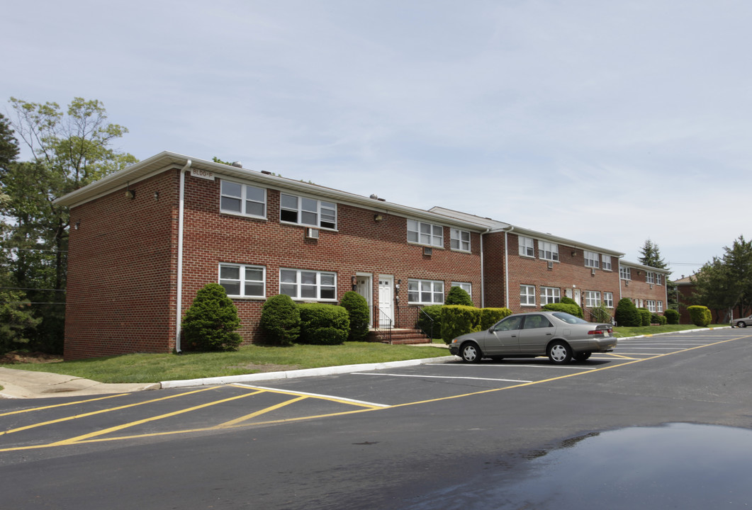 Shar A Dee Apartments in Bayville, NJ - Foto de edificio