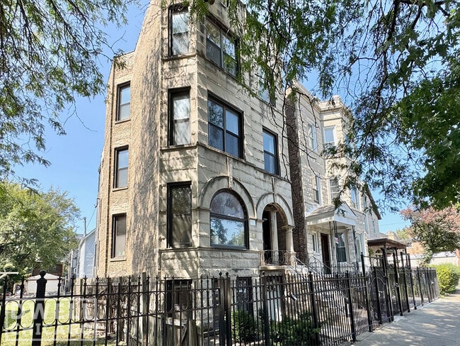 2120 N Whipple St, Unit 2
