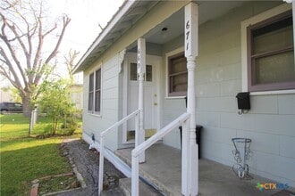 669 Roosevelt St in New Braunfels, TX - Building Photo - Building Photo