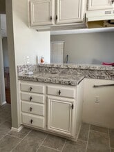 253 E Avenue R2 in Palmdale, CA - Foto de edificio - Building Photo