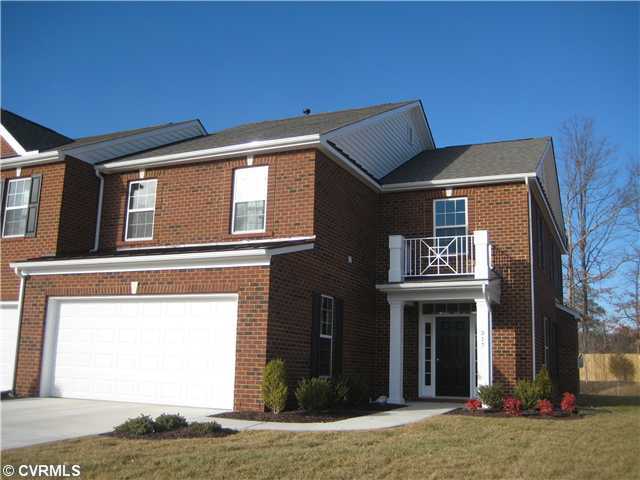 327 Clerke Dr in Glen Allen, VA - Building Photo