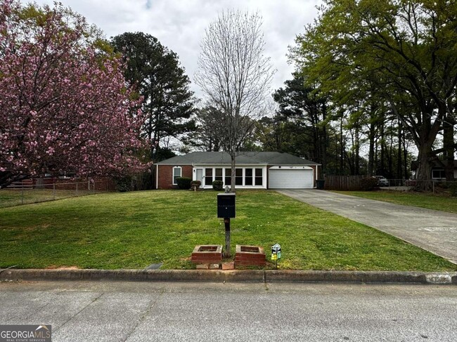 4754 Winthrop Dr in College Park, GA - Building Photo - Building Photo