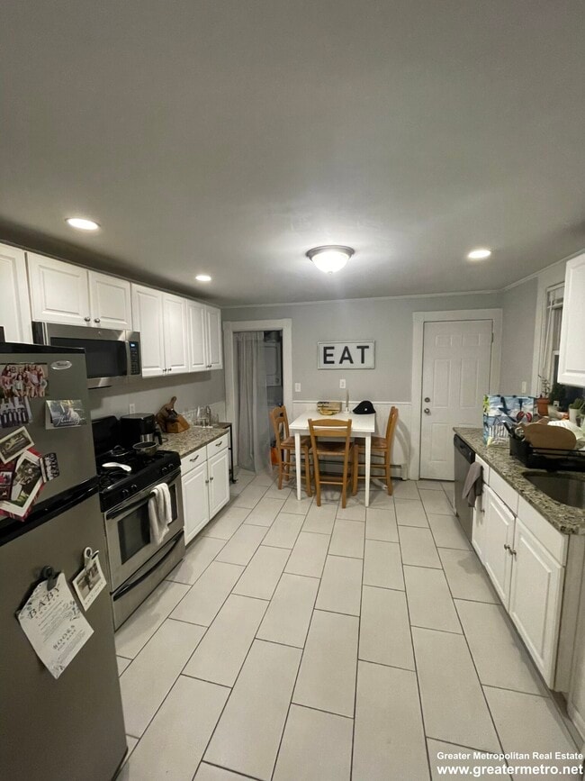 764 E 8th St, Unit 3