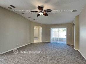 1106 Barclay Wood Dr in Ruskin, FL - Foto de edificio - Building Photo
