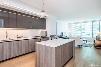 338 Main St in San Francisco, CA - Foto de edificio - Building Photo