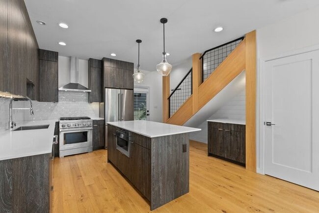 2364 Franklin Ave E in Seattle, WA - Building Photo - Building Photo