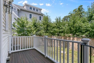 303 Lalley Blvd in Fairfield, CT - Building Photo - Building Photo