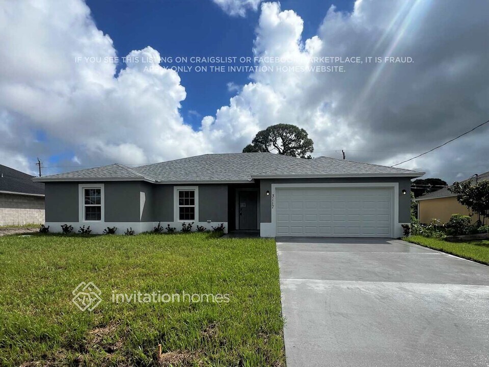 3117 SW Martin St in Port St. Lucie, FL - Building Photo
