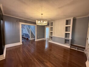 321 E Stoddard St in Dexter, MO - Foto de edificio - Building Photo