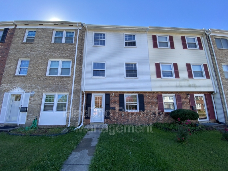 2793 Beechtree Ln in Woodbridge, VA - Building Photo