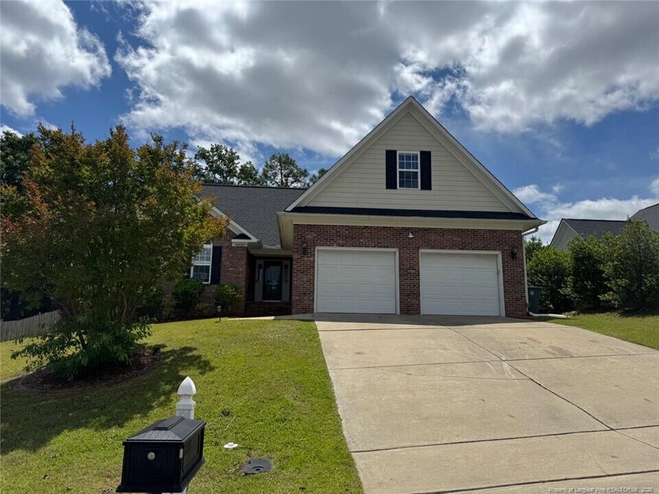 4023 Des Planes Ave in Fayetteville, NC - Building Photo