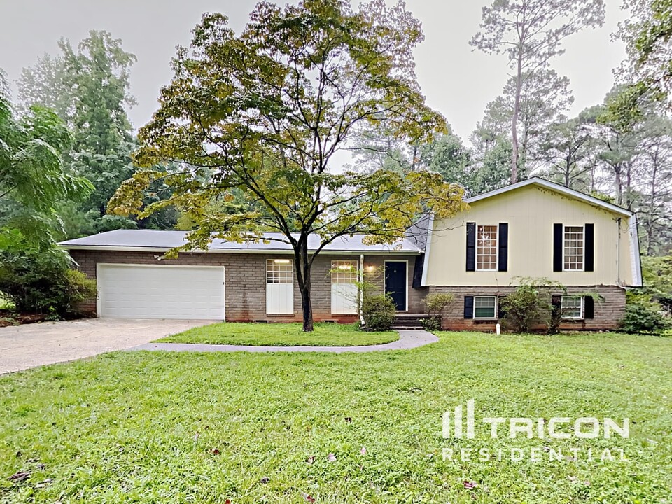864 Regency Ct NW in Lawrenceville, GA - Building Photo