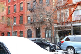 435 E 12th St in New York, NY - Foto de edificio - Building Photo