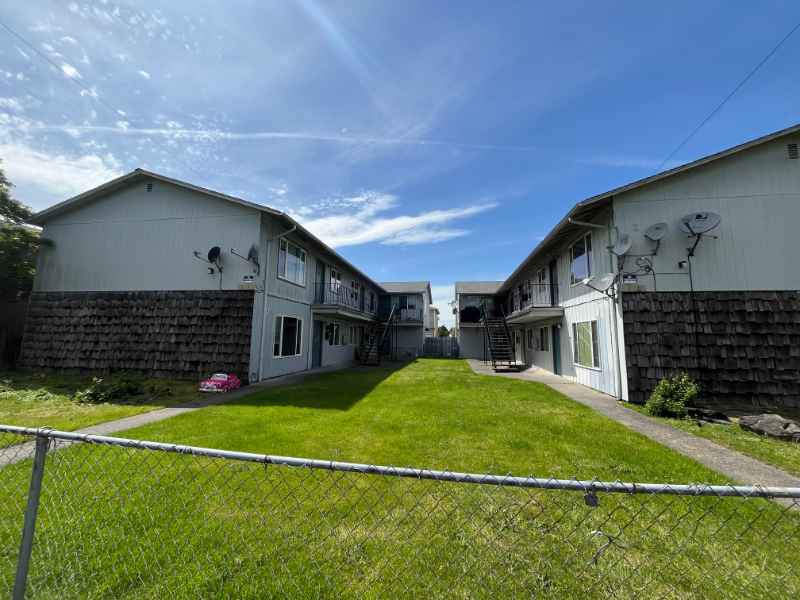 947 8th Ave in Longview, WA - Building Photo