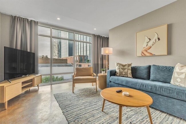 property at 119 E 6th St