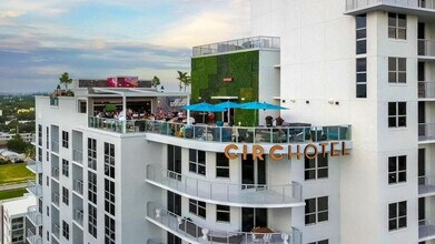 1780 Polk St in Hollywood, FL - Foto de edificio - Building Photo