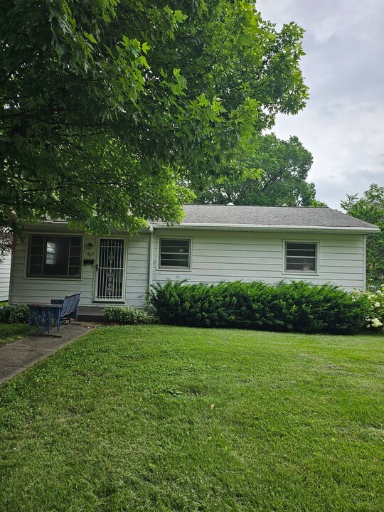 1554 Alvord Ln in Evansville, IN - Foto de edificio