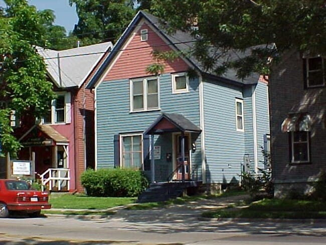 1129 Williamson St in Madison, WI - Building Photo - Building Photo