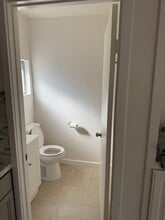 910 Deodar Rd in Escondido, CA - Building Photo - Building Photo