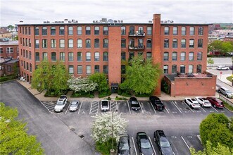 28 Bayley St in Pawtucket, RI - Building Photo - Building Photo