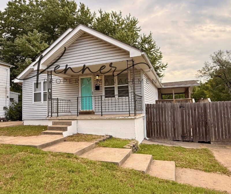 1113 S Emery St in Independence, MO - Foto de edificio