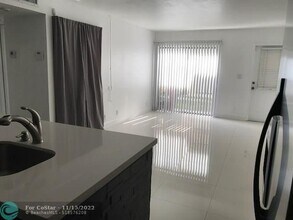 2661 Riverside Dr-Unit -3 in Coral Springs, FL - Building Photo - Building Photo