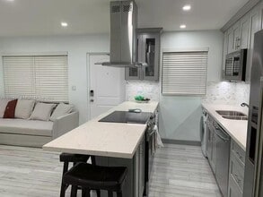 600 NE 7th Ave in Fort Lauderdale, FL - Building Photo - Building Photo