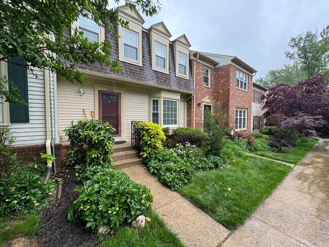7810 Butterfield Ln in Annandale, VA - Building Photo - Building Photo