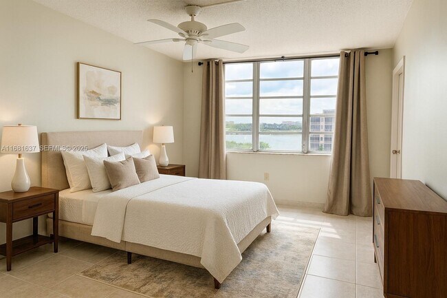 1750 NE 191st St in Miami, FL - Building Photo - Building Photo