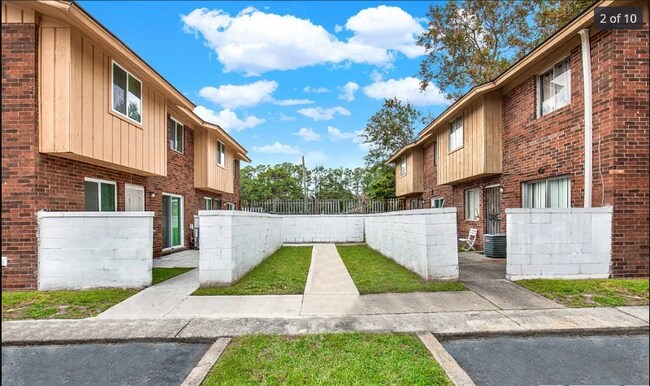 13 Lewis Dr-Unit -A in Savannah, GA - Building Photo - Building Photo