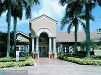 3854 Lyons Rd in Coconut Creek, FL - Foto de edificio - Building Photo