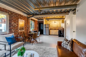 15 Burbank Dr SW in Atlanta, GA - Building Photo - Building Photo