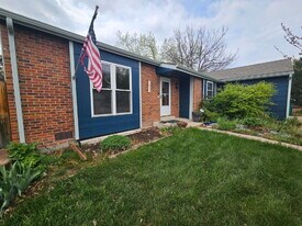 7411 S Carr Ct in Littleton, CO - Building Photo