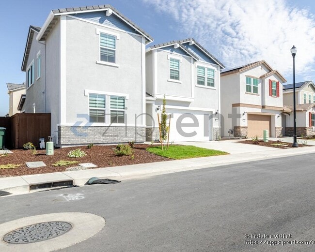 7041 Nystrom Wy in Roseville, CA - Building Photo - Building Photo