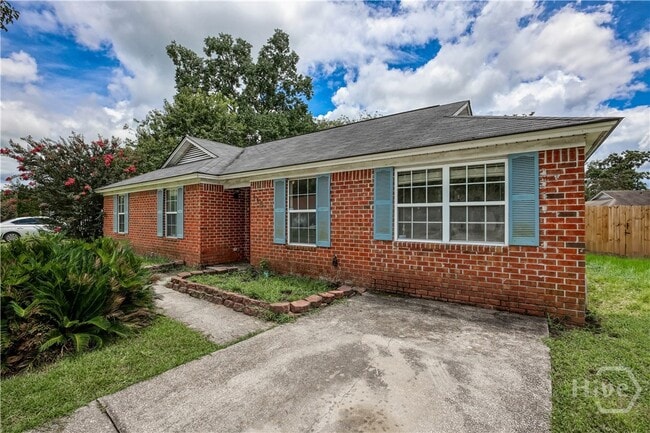 110 Laurelwood Dr in Savannah, GA - Building Photo - Building Photo