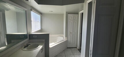 473 SW Eyerly Ave in Port St. Lucie, FL - Building Photo - Building Photo