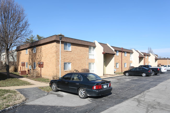 Tuscany Village Apartments in Oakville, MO - Building Photo - Building Photo