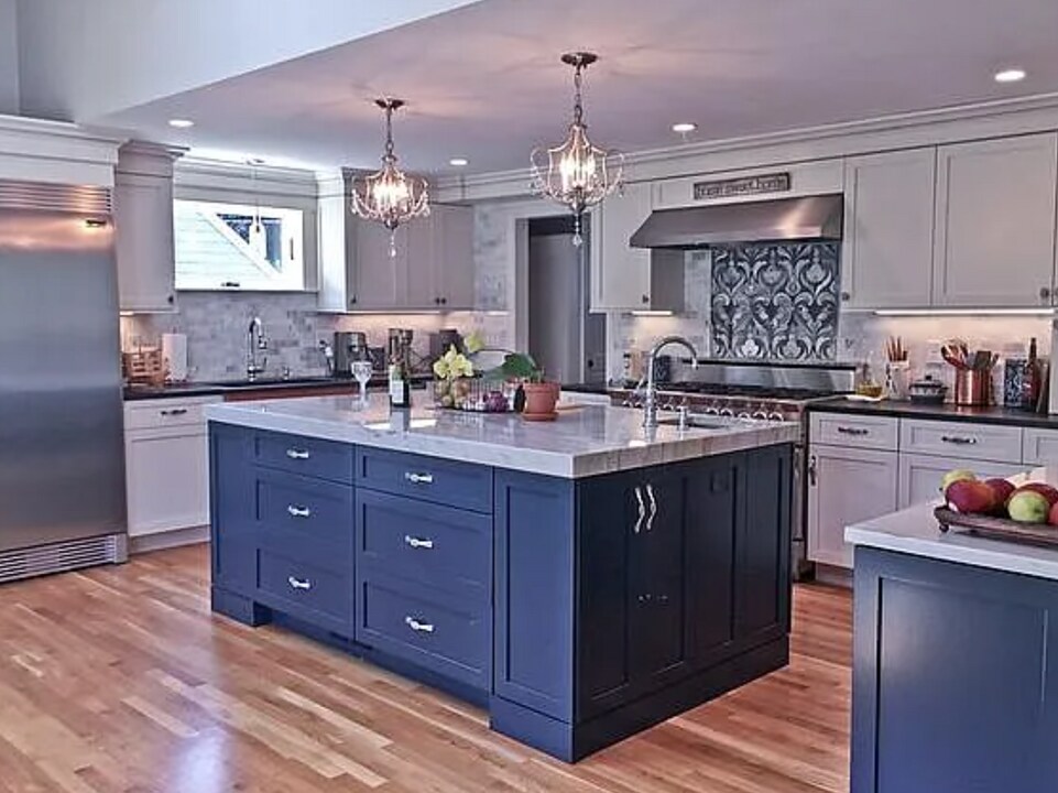 43 Valleyfield St in Lexington, MA - Building Photo