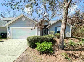 5917 N Bay Point Dr in Pensacola, FL - Building Photo