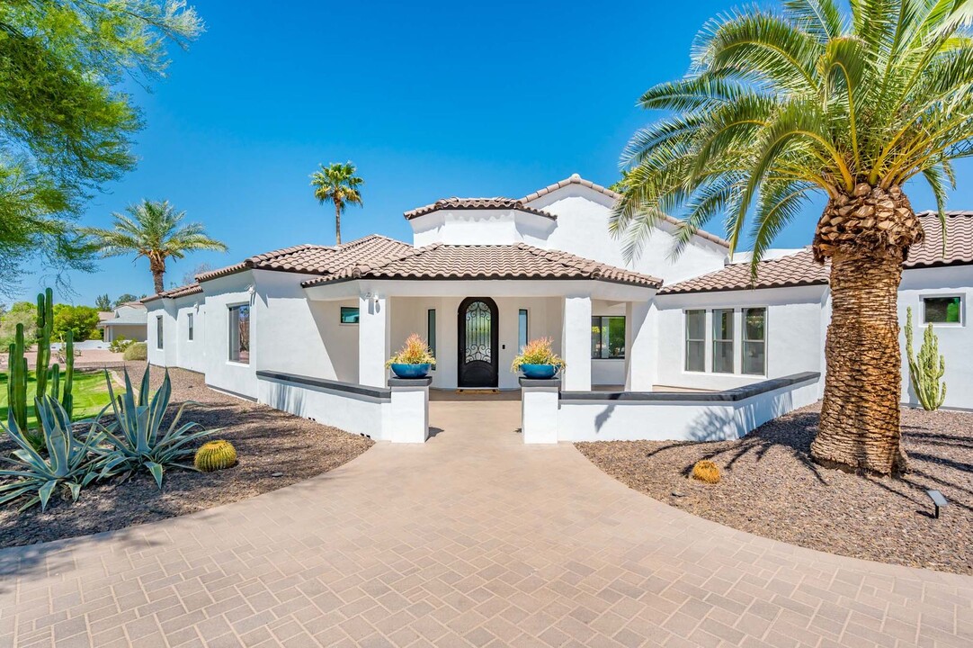 6220 E Cochise Rd in Paradise Valley, AZ - Building Photo