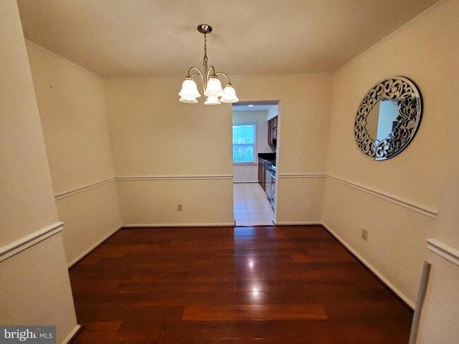 2077 Pilgrim Dr in Woodbridge, VA - Building Photo - Building Photo
