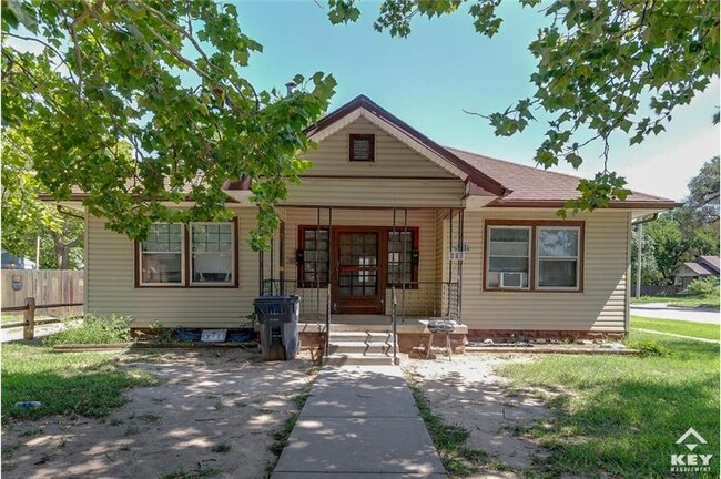 property at 856 S Millwood Ave