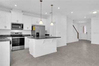 1160 Lakeshore Breeze Pl in Kissimmee, FL - Building Photo - Building Photo