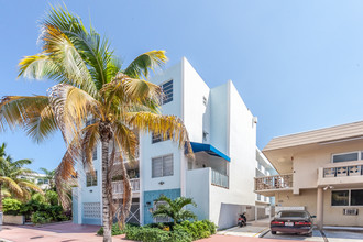 COLLINS VIEW CONDO in Miami Beach, FL - Building Photo - Building Photo